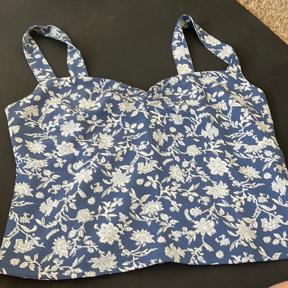 Abercrombie and Fitch top